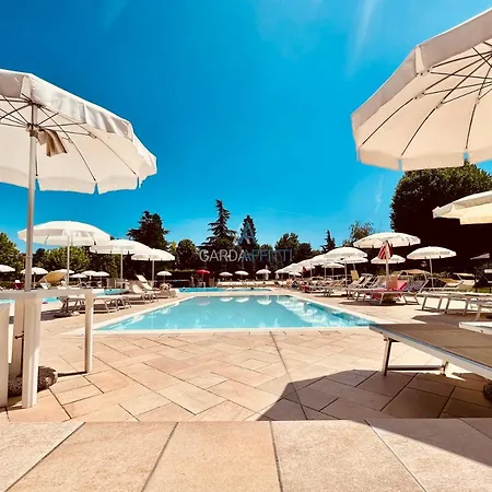 Apartment Scylla - 200 M Dal Di Garda Con Piscina Sirmione